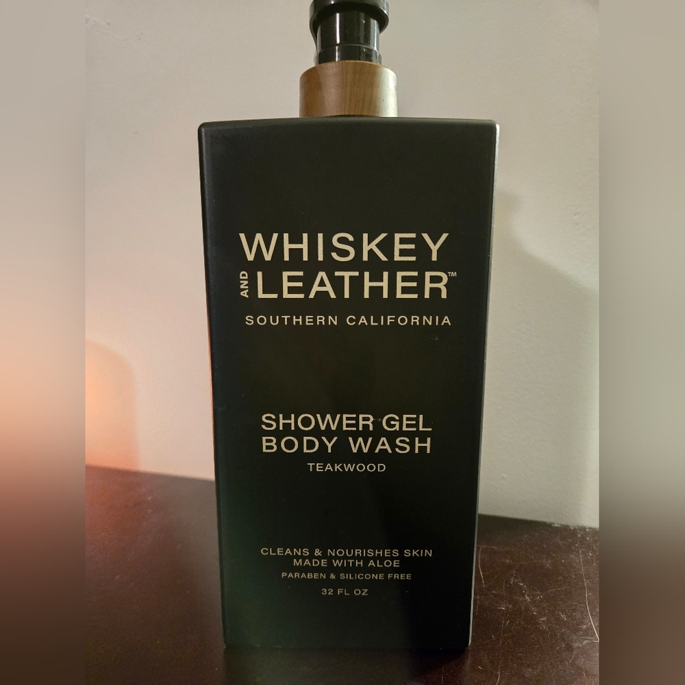 Whiskey And Leather        Teakwood Shower Gel
